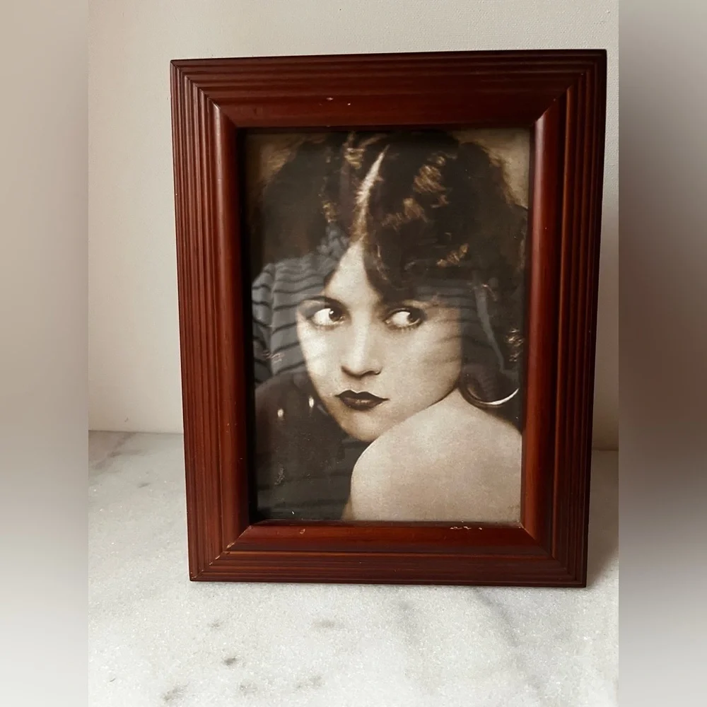 Vintage Wooden Frame brown for 5”x7” photo